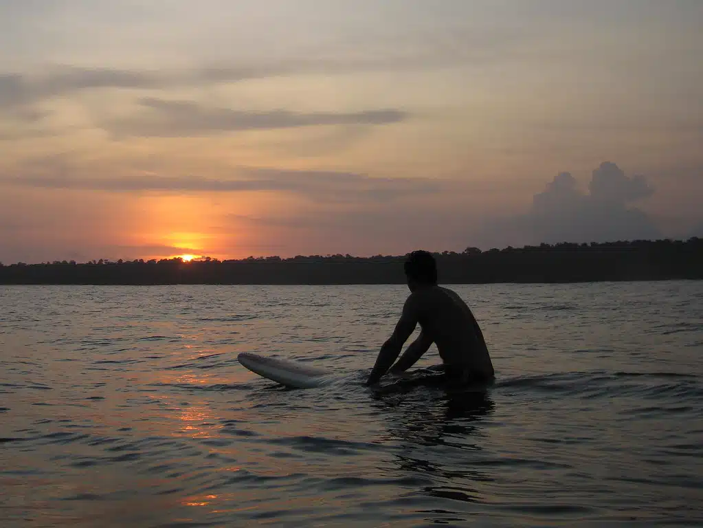 longboard surf indonesie