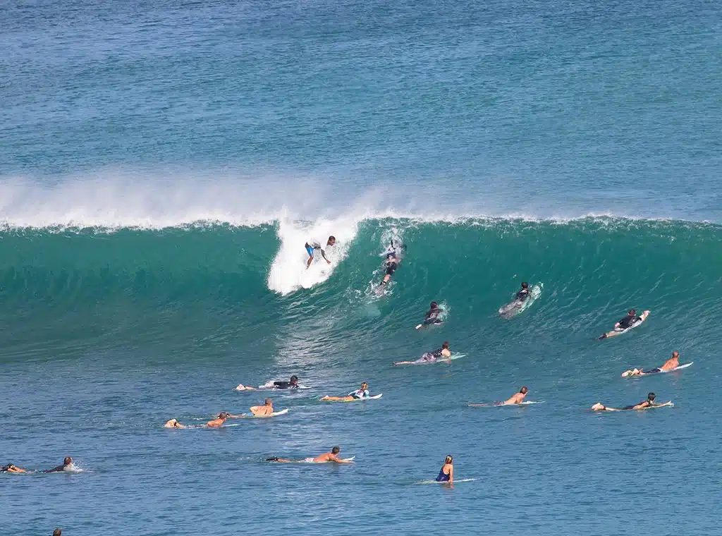 ou surfer en indonesie en janvier